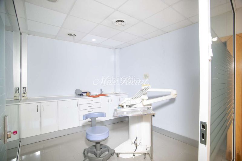 Foto 8002a729-f41a-4ee8-97de-c89d3214b0b2. Local comercial amb calefacció a Vilapicina - Torre Llobeta Barcelona