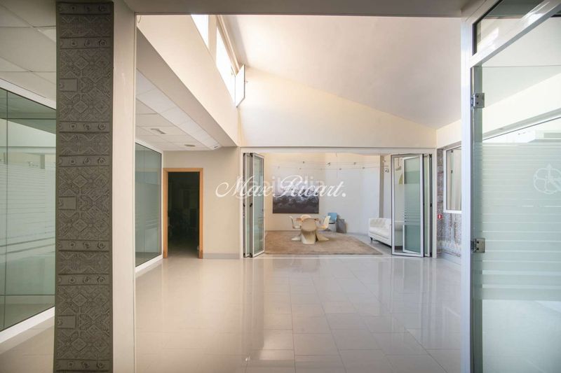 Foto b156c15f-307b-4e98-8c0b-d2d4631f70b7. Local comercial amb calefacció a Vilapicina - Torre Llobeta Barcelona