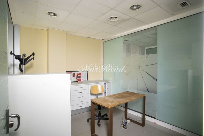 Foto b176ab46-fcdb-442e-987f-abcd14718f82. Local comercial amb calefacció a Vilapicina - Torre Llobeta Barcelona