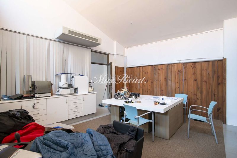 Foto b277a20f-e21d-4fd2-8e50-8049b0a3a76b. Local comercial amb calefacció a Vilapicina - Torre Llobeta Barcelona