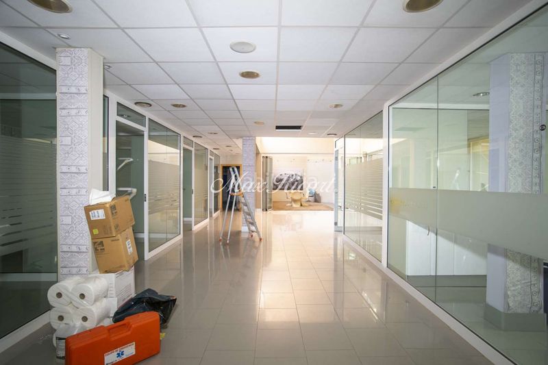 Foto d64976d4-a2eb-4ba9-8934-6f2207ee3688. Local comercial amb calefacció a Vilapicina - Torre Llobeta Barcelona