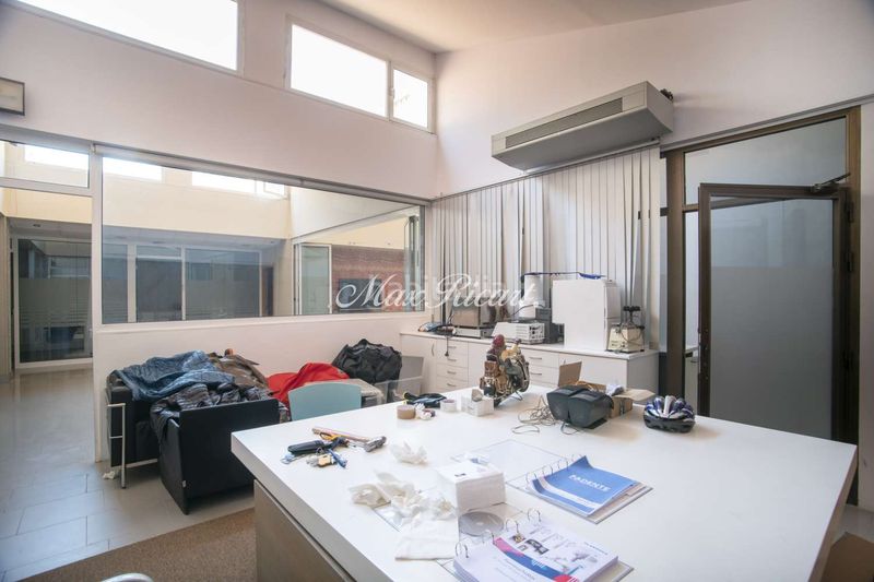 Foto e1c12b34-35f6-4bc5-8750-f98a1cde5225. Local comercial amb calefacció a Vilapicina - Torre Llobeta Barcelona