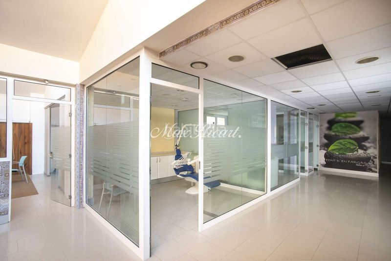 Foto f77d1044-2611-4bb5-bcec-4d833c945f17. Local comercial amb calefacció a Vilapicina - Torre Llobeta Barcelona