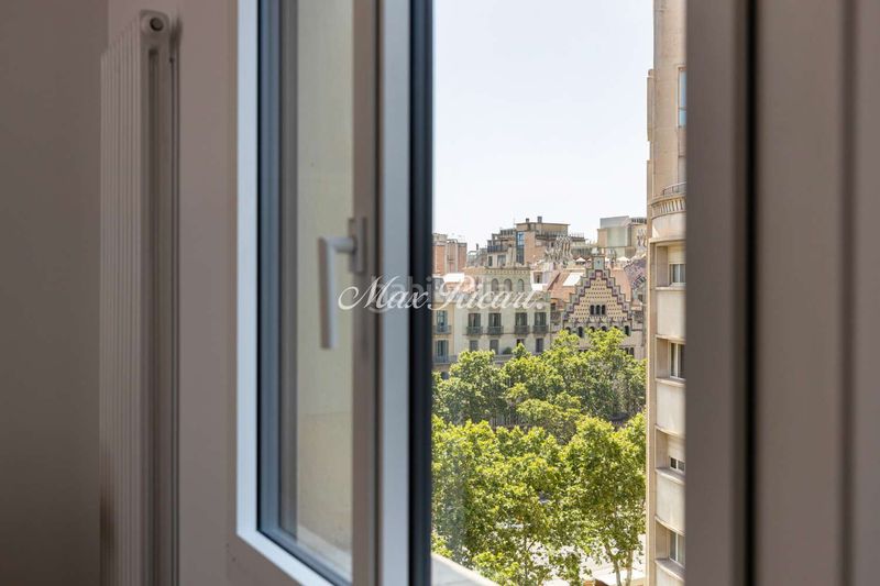 Foto dcce0e85-f7db-48d4-9ea6-5d1885fa7603. Àtic a Dreta de l´Eixample Barcelona