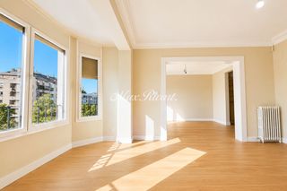 Rent Flat in L´Antiga Esquerra de l´Eixample. Piso para estrenar con 4 dormitorios en el eixample