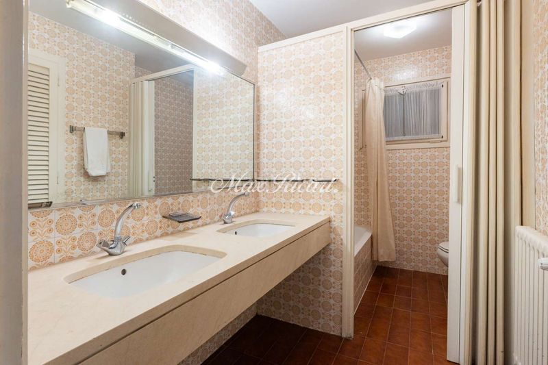 Foto b053b880-668d-40d0-9ba3-db7de669c4f4. Pis amb aparcament a Sant Gervasi - Galvany Barcelona