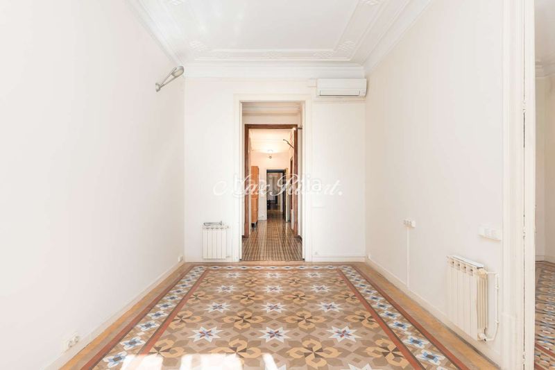 Foto 4f4206e8-7250-43cd-8cda-83a2258622cb. Pis amb calefacció a Dreta de l´Eixample Barcelona