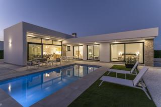 Casa a Calasparra. Villas modernas de nueva construcción con pisdescripción de prop