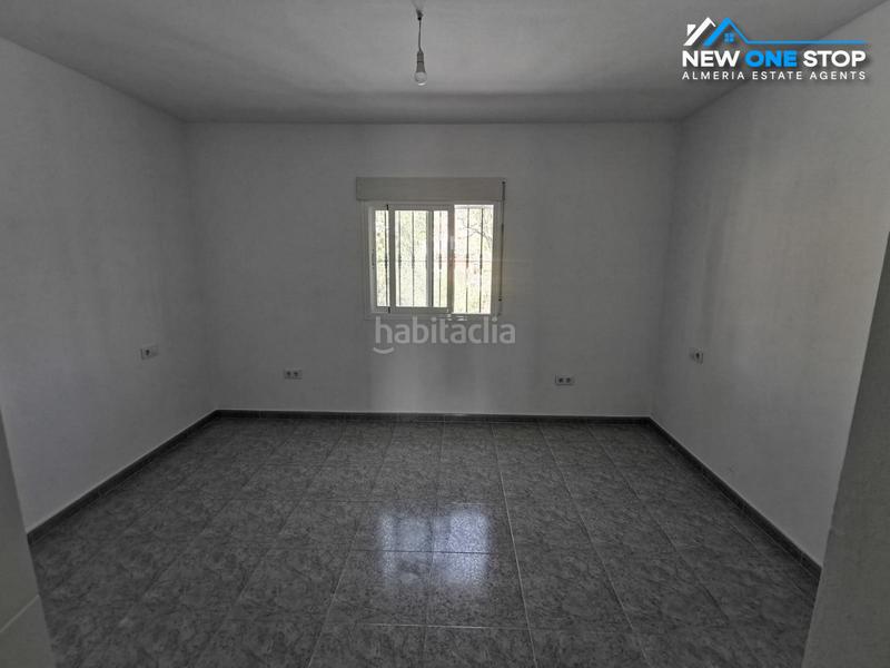 Foto f336f085-c5b1-422a-b534-d4f7bc18fcf0. Casa con camino parcheggio piscina in Lúcar