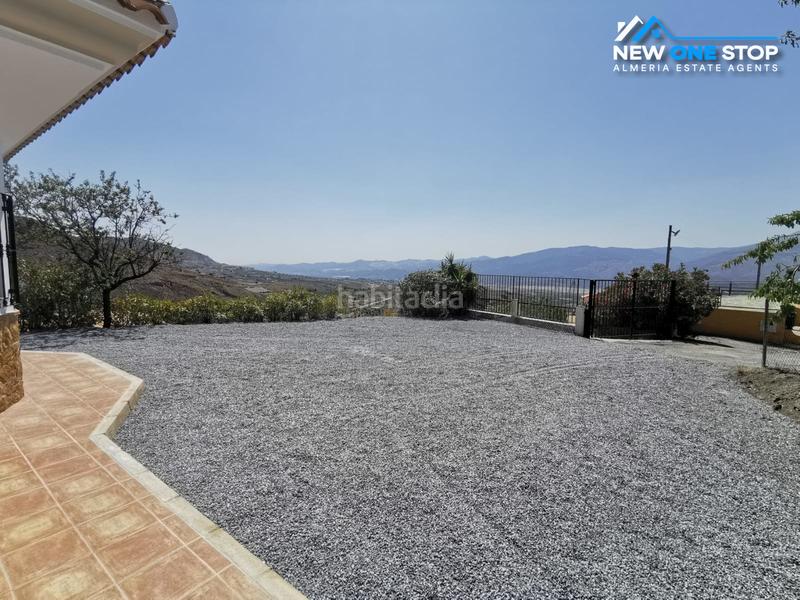 Foto fd8755c7-b094-4082-bc2f-c0124cc6d277. Casa con camino parcheggio piscina in Lúcar