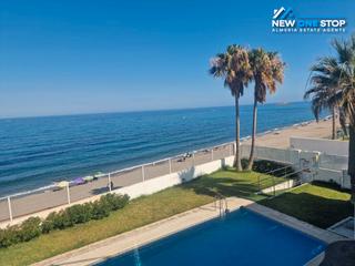 Apartamento en Carboneras. Fantástico apartamento de 2 dormitorios y 1 baño en primera plan