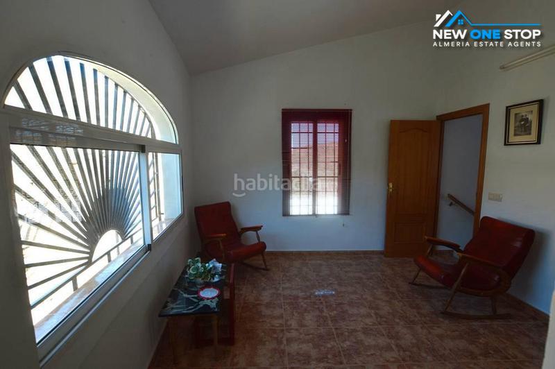 Foto befb04e7-f3a1-4e55-9a7c-2f7e2d7b7938. Maison jumelée avec cheminée parking dans Bédar