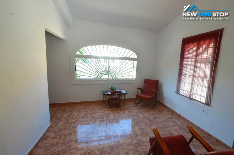 Foto c1fea636-c20a-4592-ba80-7e5c1aa8d31a. Maison jumelée avec cheminée parking dans Bédar