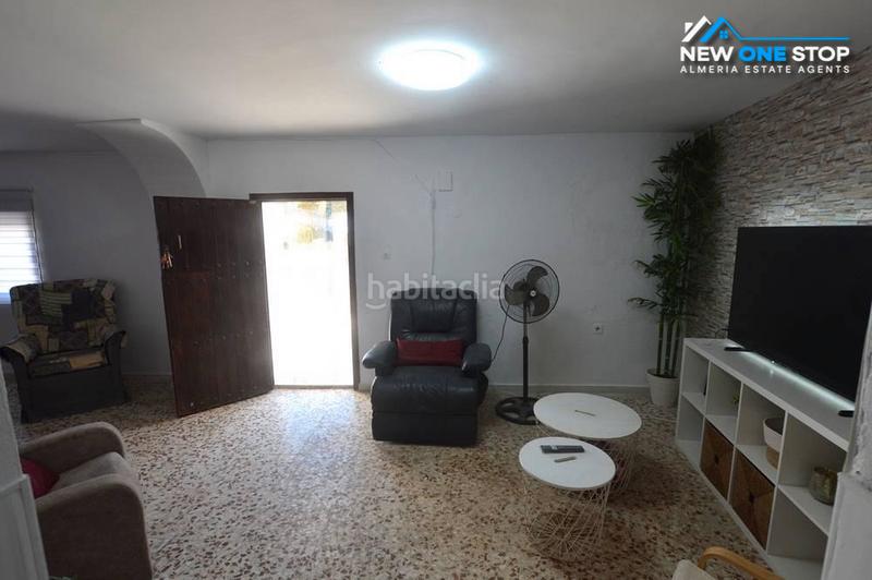 Foto c71cd170-97da-4bc1-a210-899631045dbd. Maison jumelée avec cheminée parking dans Bédar