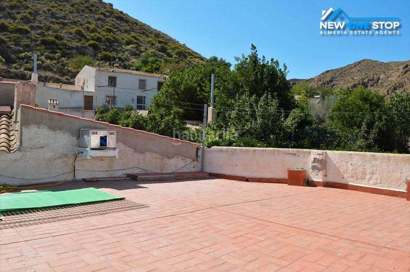 Foto ccf2c141-df14-4c73-847d-b94309063e99. Maison jumelée avec cheminée parking dans Bédar