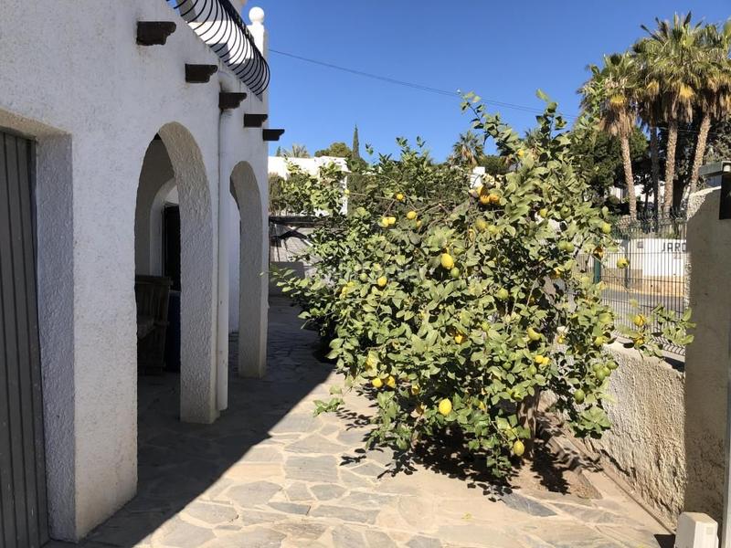 Foto 41237351-ba1d-4d39-af7a-689686d2dd09. Chalet la ubicación es fantástica, en el centro playa, en playa del cantal, cerca de la zona de la cruz roja. en Mojácar