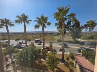 Apartamento en Avenida de almeria 2. Impecable apartamento de 3 dormitorios y 2 baños