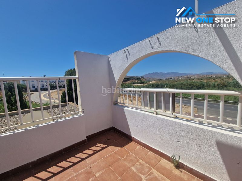 Foto e537380b-a9da-46fb-bb6f-3603b5486df9. Casa adossada amb piscina a Las Marinas - Pueblo Laguna Vera