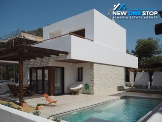 Chalet en Calle la frontera 1. Se vende villa independiente con vistas al mar en pozo del espar