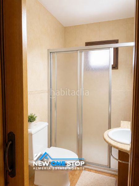 Foto e7bcee2b-6b72-455e-9d16-86c7a4887873. Xalet amb xemeneia calefacció aparcament a Las Marinas - Pueblo Laguna Vera
