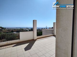 Chalet in Calle cádiz 4. Villa con preciosas vistas al mar en venta en mojácar.