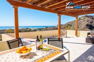 Chalet in Calle ua-6 27. Espectacular villa con vistas al mar en venta en mojácar