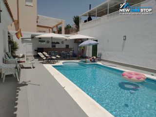 Chalet en Calle nueva 23. Se vende chalet en los gallardos.