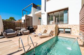 Casa aparellada  Carrer de dionís bennàssar. Chalet adosado moderno en cala san vicente