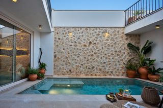 Casa adossada a Carrer de Petxino
