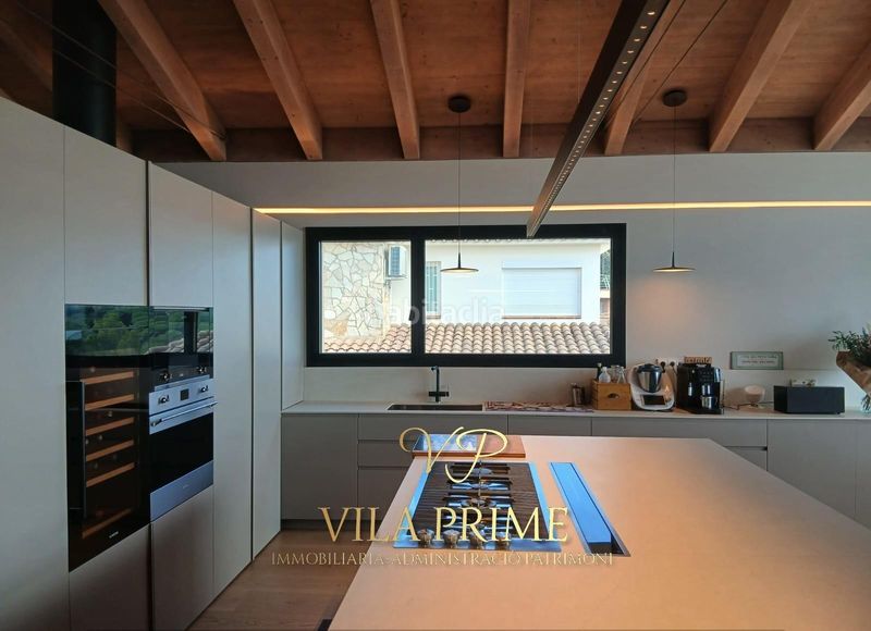 Foto 638835f8-0b86-49cd-ba72-c6a86529a3ec. Chalet avec chauffage parking piscine dans Cabrils