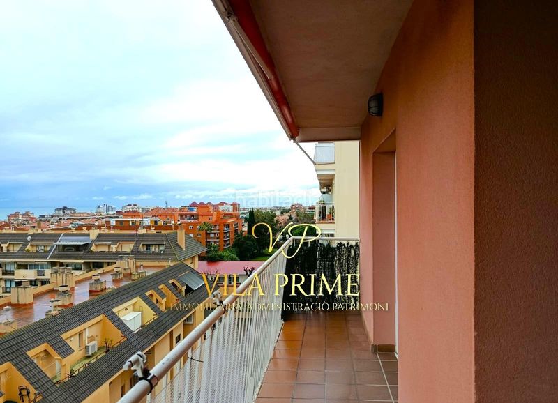 Foto 826150c5-3e39-408d-b3e4-fc2937aa7a44. Àtic a Centre Vilassar de Mar