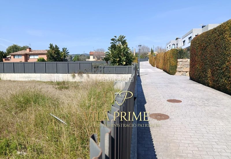 Foto 0c895485-e8b2-48db-bb6c-1a4890b2d427. Terreny residencial a Cinc Sènies Mataró