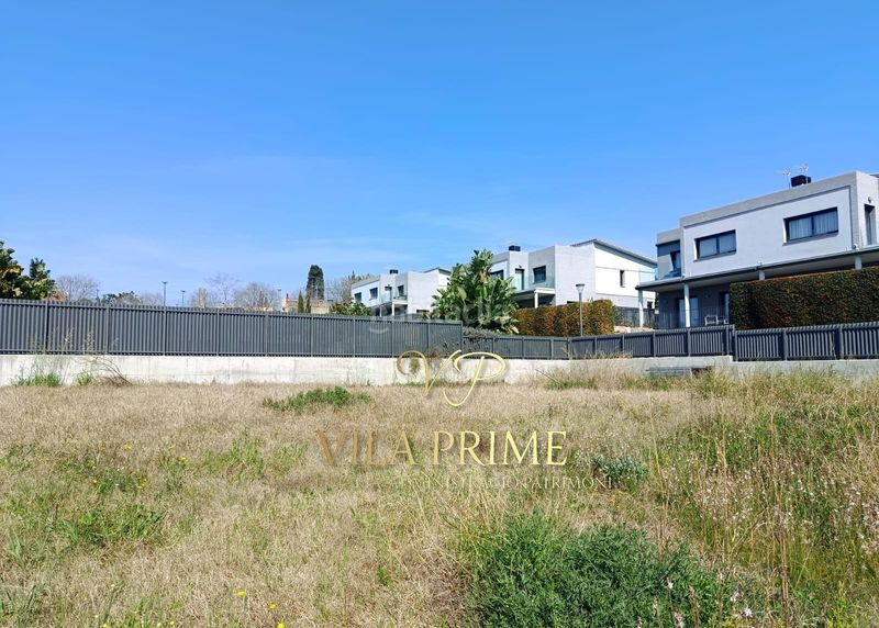 Foto 2a29384b-fb12-4ac2-9fdf-98b6a2996de2. Terreny residencial a Cinc Sènies Mataró