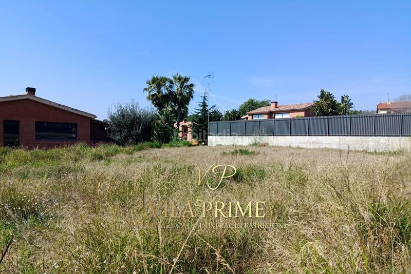Foto c1920197-3f68-4bae-9151-c31385a0f083. Terreny residencial a Cinc Sènies Mataró