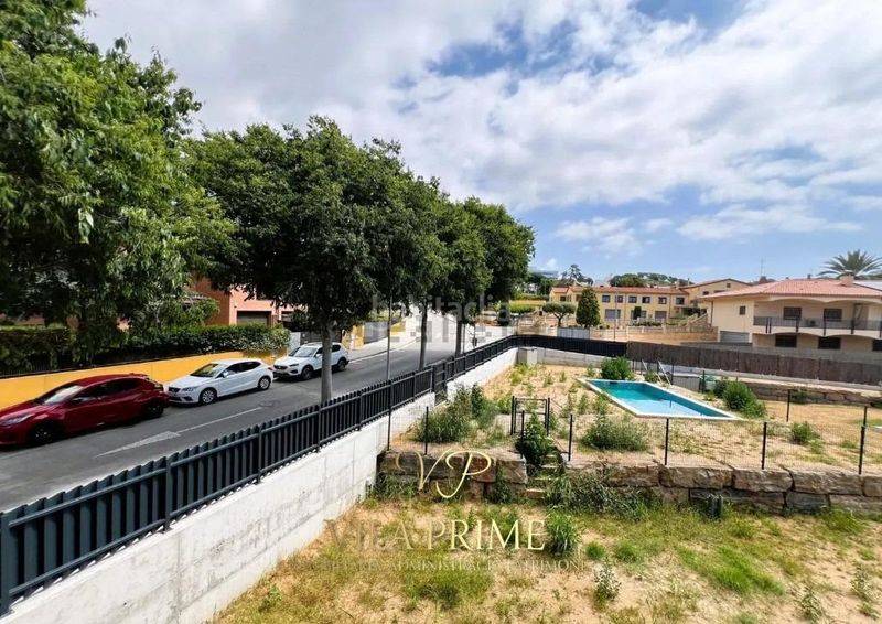 Foto f48344f1-2081-4d77-8298-2d93ace753ae. Xalet amb aparcament piscina a Can Quirze Mataró