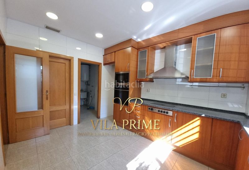 Foto 0221029a-73f6-4ee7-9a5c-035ae717ea59. Casa adossada amb calefacció aparcament a Via Europa - Parc Central Mataró