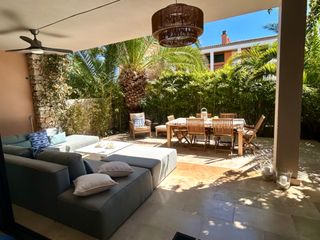 Affitto Appartamento  Passeig del pintor miquel vives. Luminoso dúplex junto al mar y cerca de los mejores campos de go