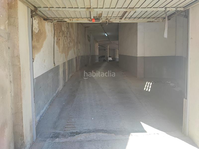 Foto 39c97566-45c1-42c5-9372-043b2b87aa89. Aparcament cotxe a Constantí