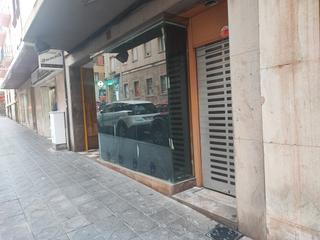 Location Local commercial à Carrer de lópez peláez 12