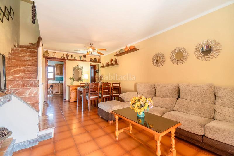 Foto e63ffcb9-600d-48e0-935c-ad873aa03142. Casa adossada amb xemeneia calefacció aparcament a Torredembarra