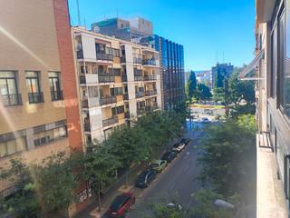 Pis a Avinguda de prat de la riba 37. Piso a reforar a tu gusto