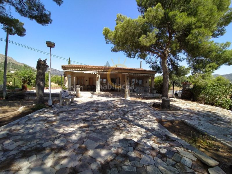 Foto 470e6748-8d72-4ec6-8da9-dd760d16e24d. Xalet amb piscina a Romana (la)