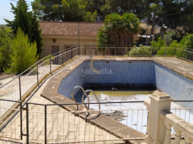 Foto 5cc90ce9-1ab9-4816-ad9b-cb46083e157f. Xalet amb piscina a Romana (la)