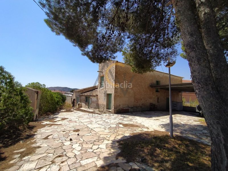 Foto 6820d998-2f88-4b37-ac65-e33dd7a08a80. Xalet amb piscina a Romana (la)