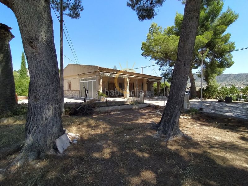 Foto c3bab3b8-d217-435f-9af4-bfcd7619c70f. Xalet amb piscina a Romana (la)
