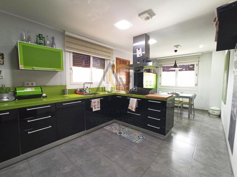 Foto 94a537e2-500e-401f-ac18-ef0ea4c93e2b. Chalet  en monóvar en Monòver