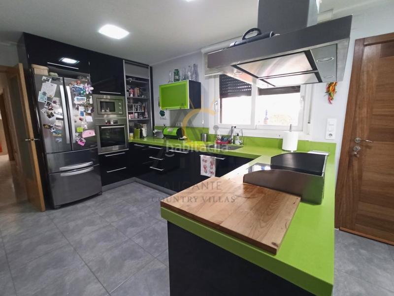 Foto 98425e5d-aede-40d2-9611-ea244f467099. Chalet  en monóvar en Monòver