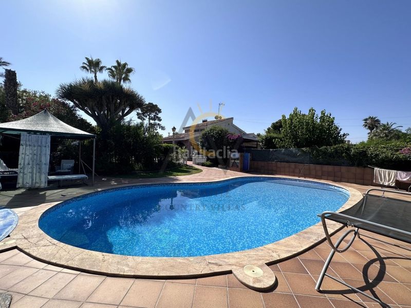 Foto a2448eef-c285-46ca-8f11-73a066b09f51. Xalet amb calefacció piscina a Peña de las Águilas Elche / Elx