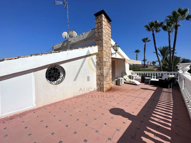 Foto ad262e3a-8203-4f5b-adfa-e31e6c3d9f83. Xalet amb calefacció piscina a Peña de las Águilas Elche / Elx