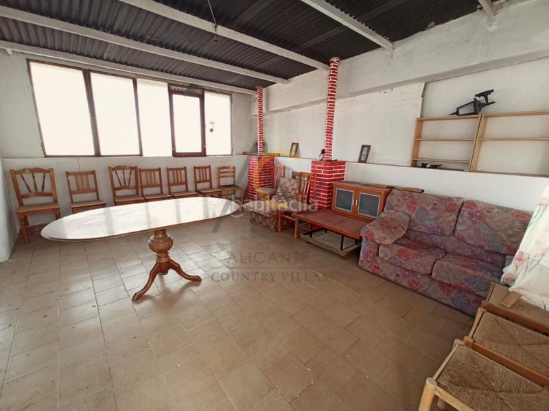 Foto 399b2810-d5ff-47c3-a7d4-b3c0d4d93e56. Gebäude in Romana (la)